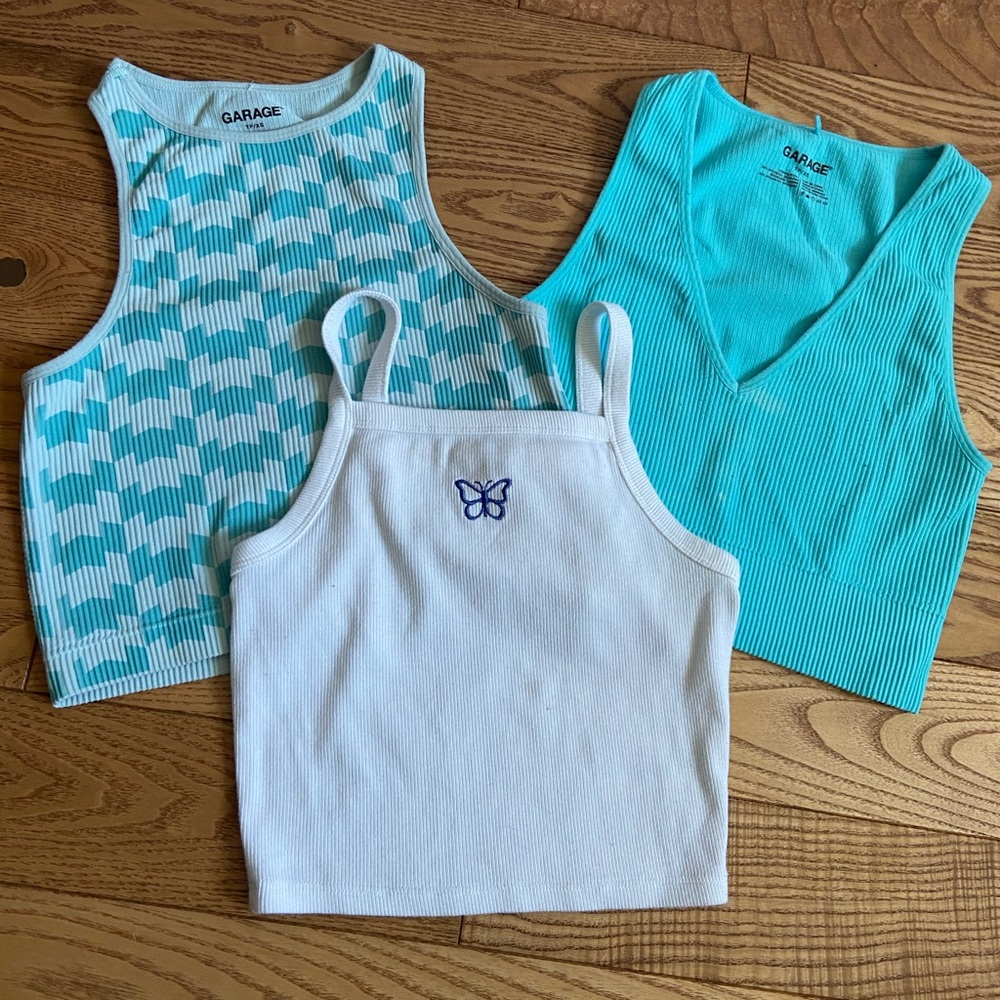 3 XS Garage crop tops